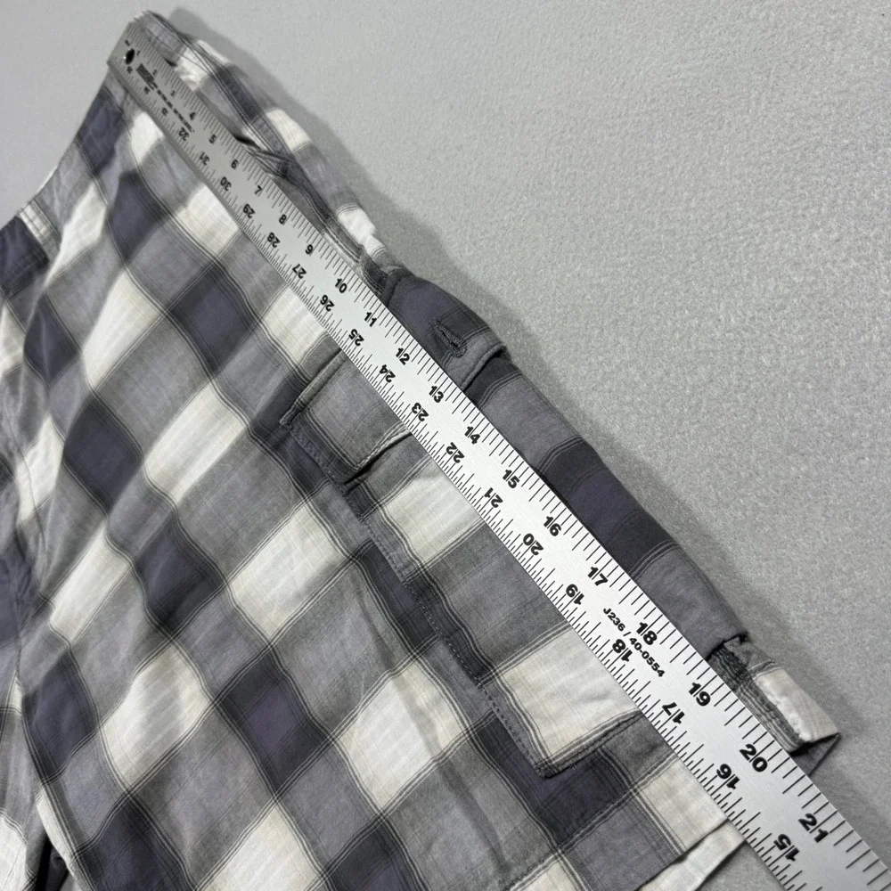 Tommy Bahama Mens Grey White Plaid Cargo Shorts Size 38 Cotton Casual Summer